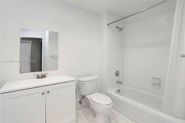 Building Photo - 10 Aragon Ave