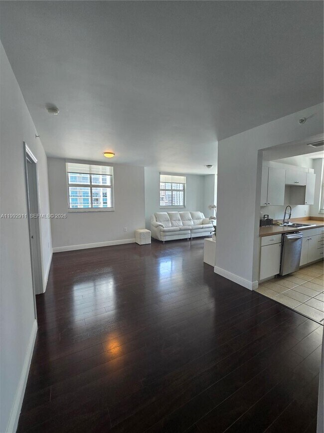 Building Photo - 1250 S Miami Ave