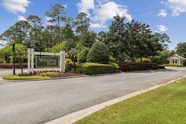 Building Photo - 3/2 with amazing community amenities!