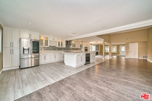 Building Photo - 2660 Conata St