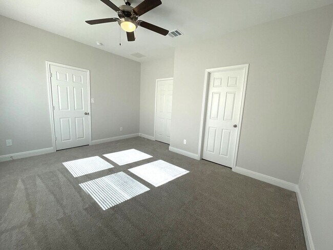 Building Photo - 5214 Mayle St