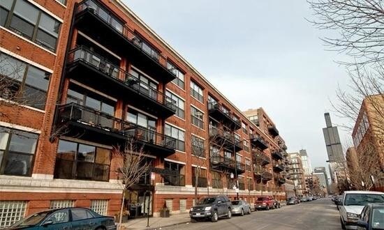 Building Photo - 1040 W Adams #426