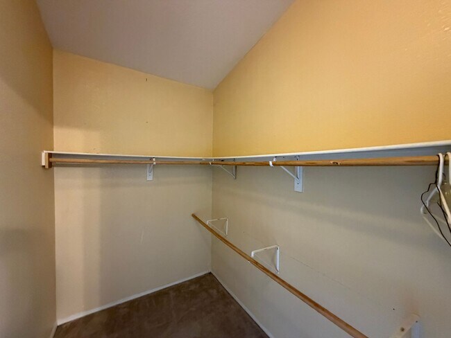 Building Photo - 3 Bedroom Single Story Home Available Near Unser Blvd SW & Bridge Blvd SW!