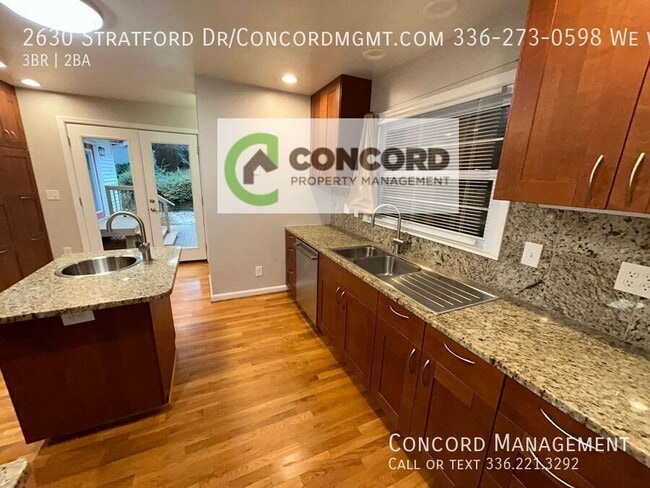 Building Photo - 2630 Stratford Dr