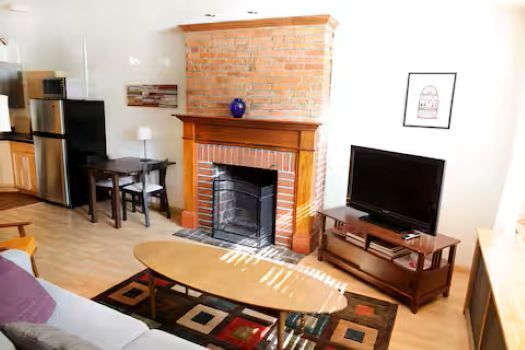 Building Photo - 18 8th St NE