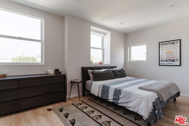 Building Photo - 6072 Pickford St