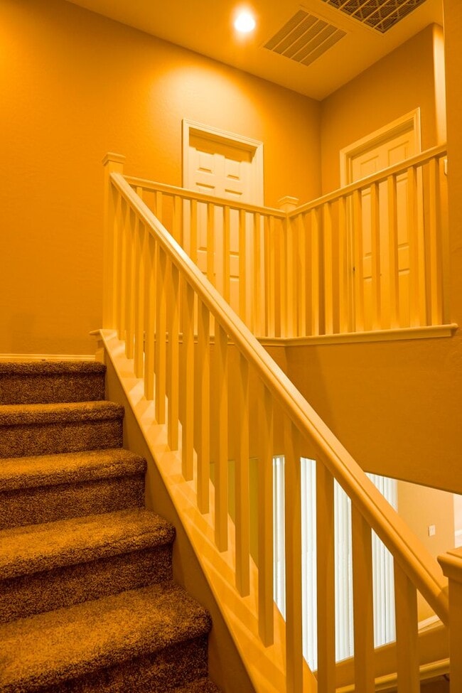 Building Photo - Beautiful 3 bed Townhome in Summerlin