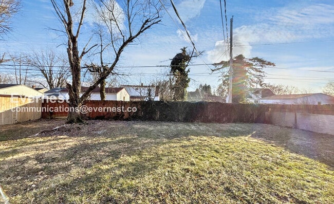 Building Photo - 3523 Roswell Dr