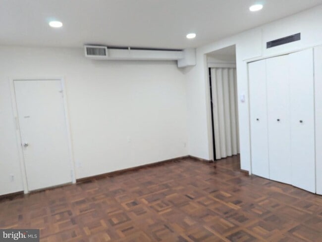 Building Photo - 1545 W Passyunk Ave