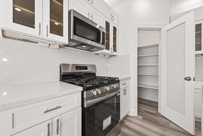 Building Photo - 5304 Lynnfield St