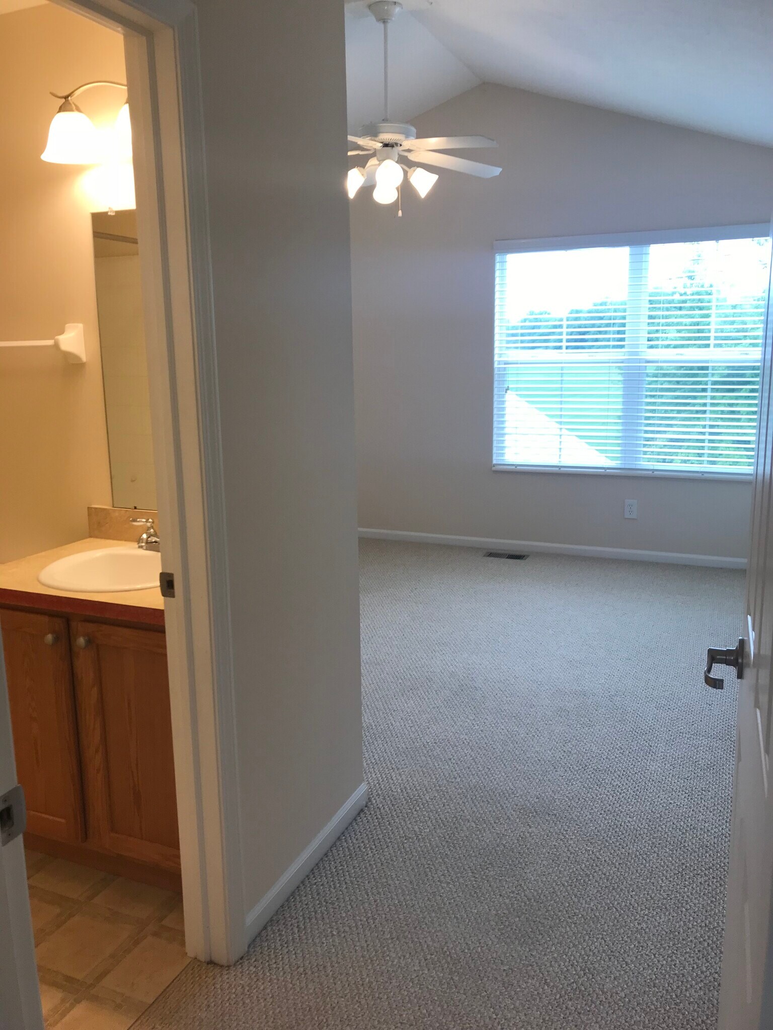 Bedroom - 173 W Case St