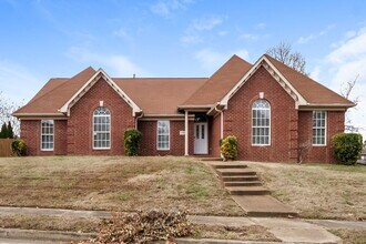 Building Photo - 5363 Autumn Forrest Dr