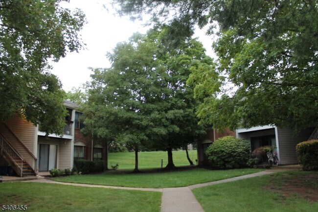 Building Photo - 55 Crabapple Ln