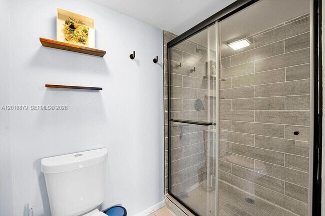 Building Photo - 6049 Balboa Cir