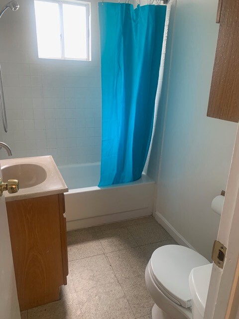 Bathroom - 1233 MacArthur Blvd