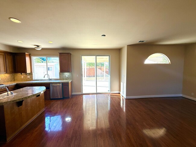 Building Photo - $4795 - Beautiful 5 Bedroom 3 Bath Home wi...