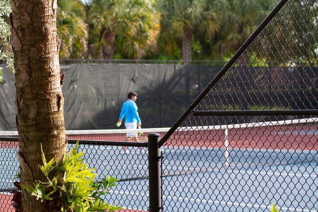 Building Photo - 4083 Sunset Wy