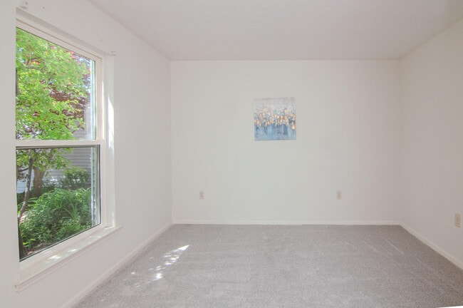 Building Photo - 1704 Weatherstone Dr