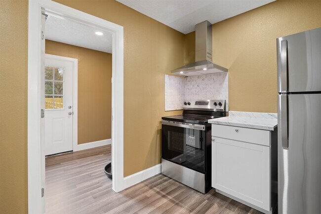 Building Photo - 38210 Green Willow St