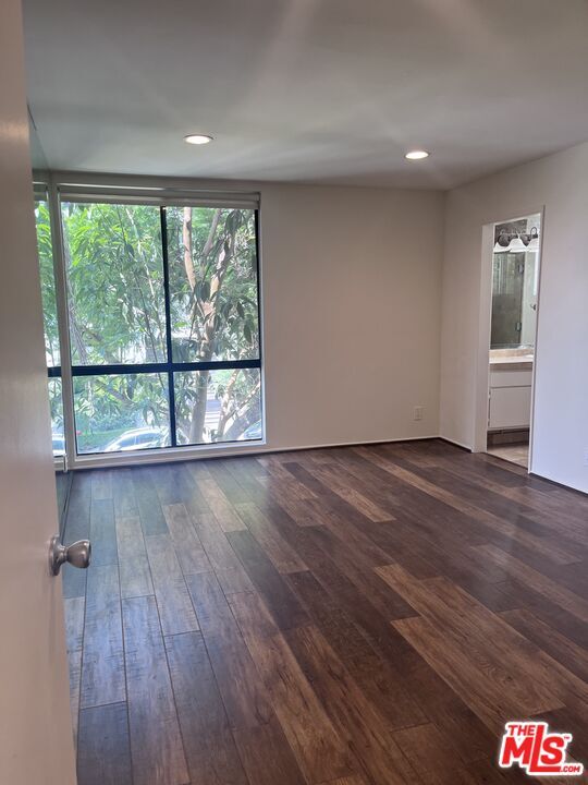 Building Photo - 1134 Alta Loma Rd