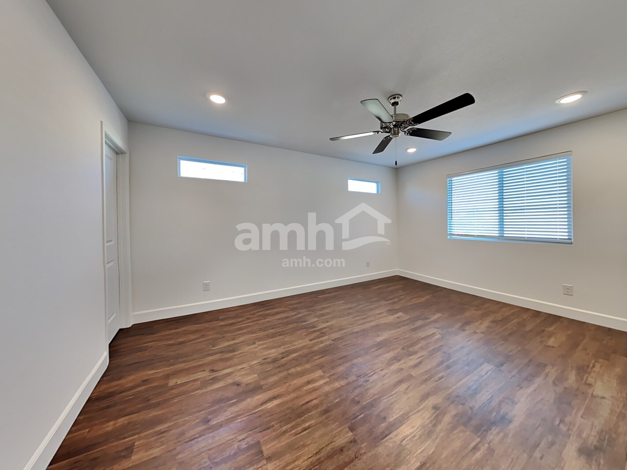 Building Photo - 8939 Tiger Tooth Ave