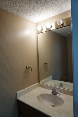 Building Photo - North Central SA - Thousand Oaks / 281 / 1604