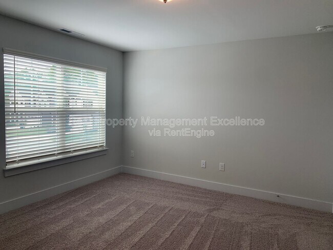 Building Photo - 150 Steppe Wy