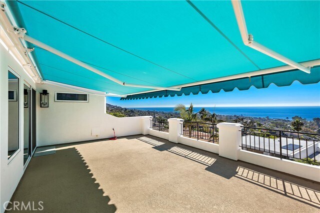 Building Photo - 1050 Skyline Dr