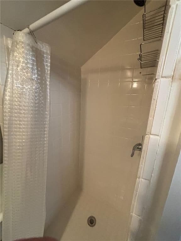 Building Photo - 712 Hope St