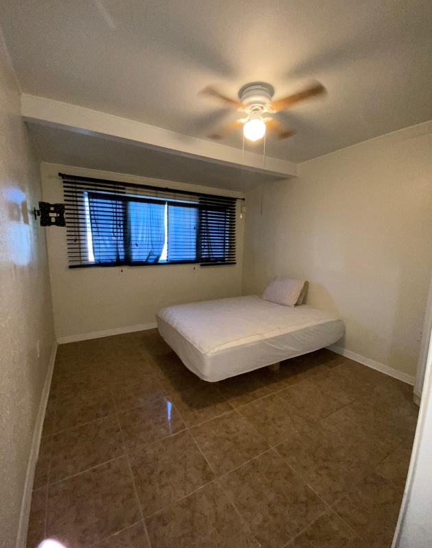 Building Photo - 129 Dahlia Dr
