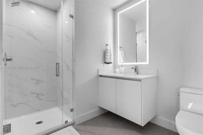 Building Photo - 700 NE 24th St