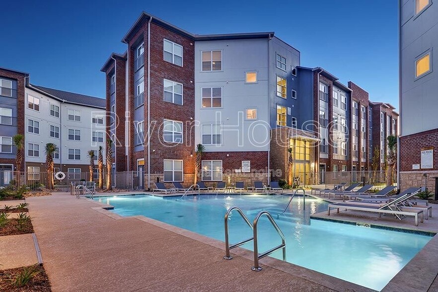 Interior Photo - River House Apartments