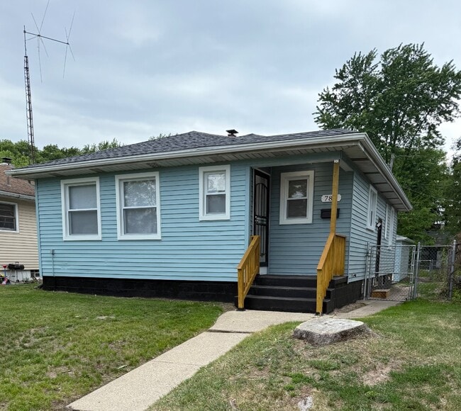 Primary Photo - 782 Hovey St