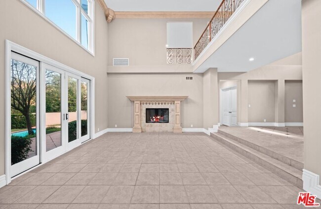 Building Photo - 11221 Briarcliff Ln