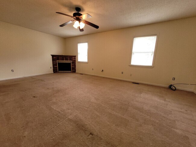 Building Photo - Available Soon! Country Living only Minutes to US 17