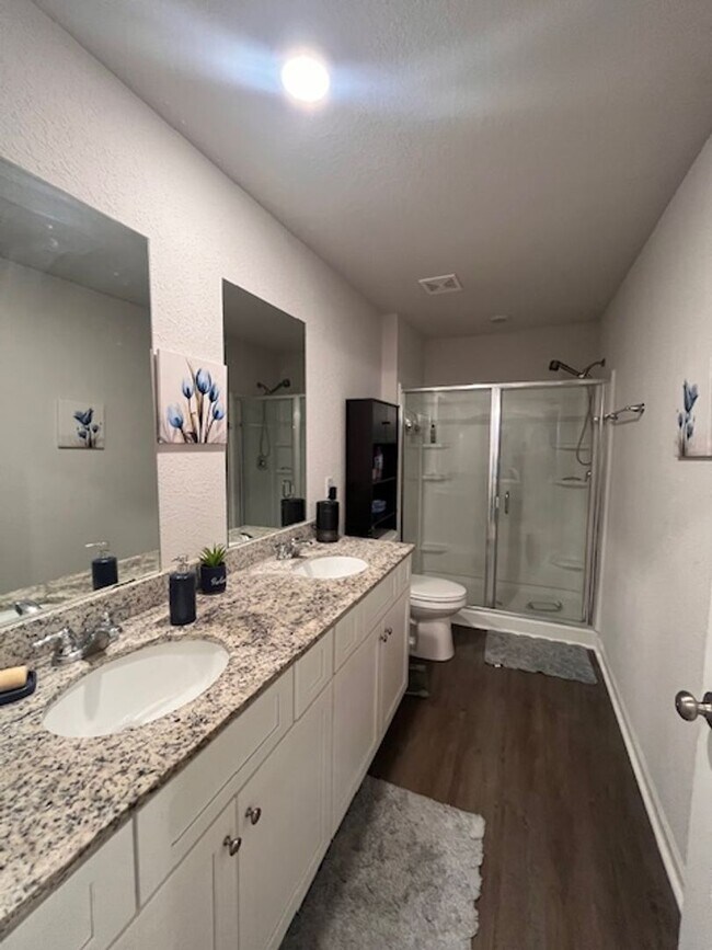 Building Photo - Stonebrooke S/D