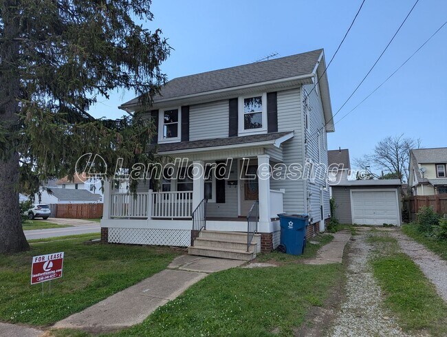 Primary Photo - Fully Remodeled 3-Bedroom Colonial on Corn...