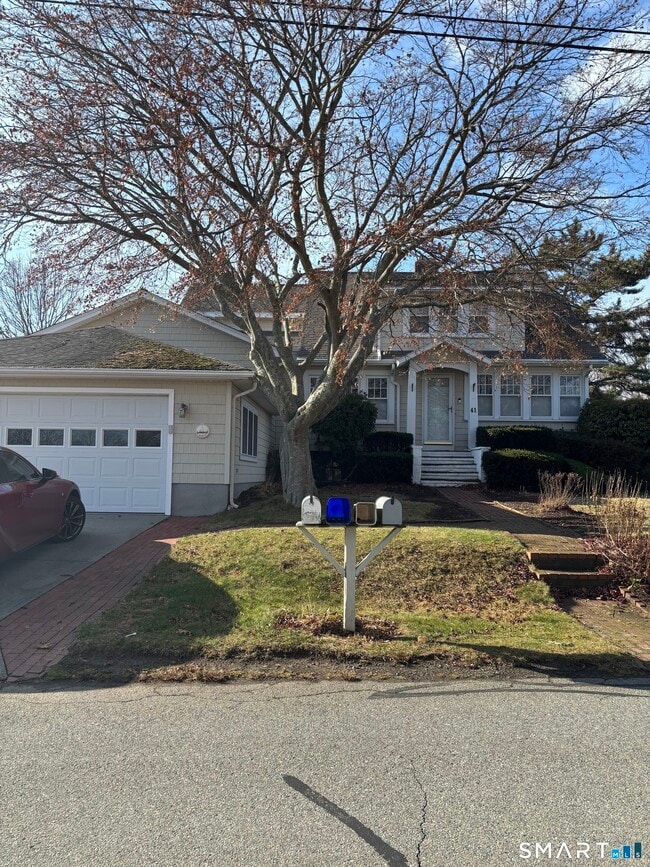 Building Photo - 41 Sunrise Ave