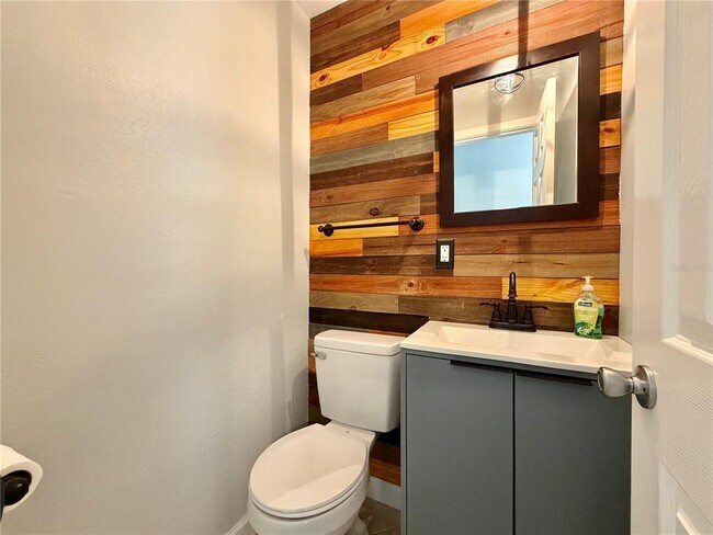 Building Photo - 510 81st Ave N