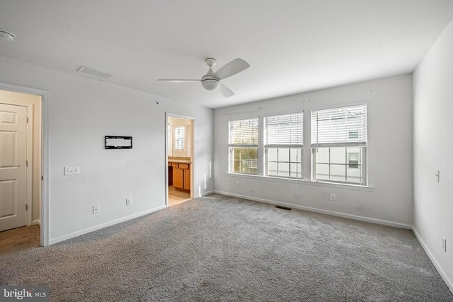 Building Photo - 33 Addison Ln