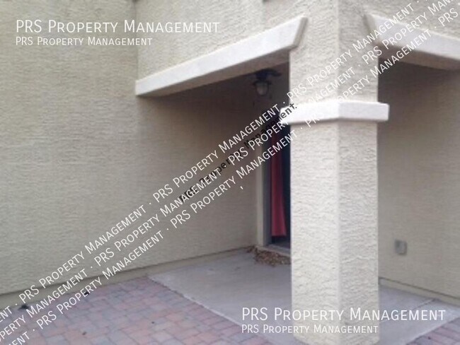 Building Photo - Just Listed !!