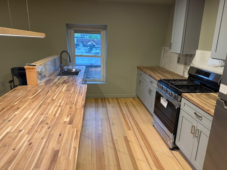 Building Photo - 31 N Eckar St