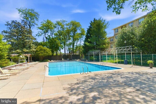 Building Photo - 11801 Rockville Pike