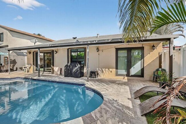 Building Photo - 691 Willow Grove Terrace