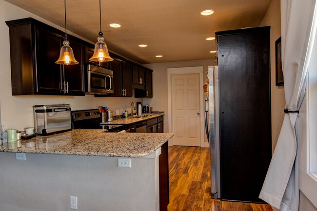Building Photo - Stunning Remodeled Downtown Craftsman 3BD ...