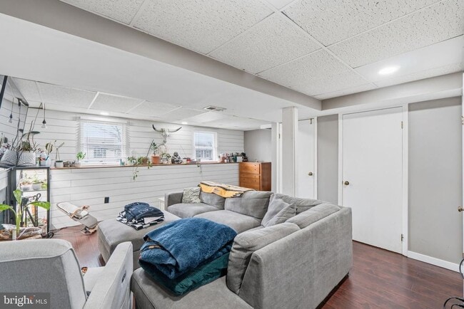 Building Photo - 117 Village Way