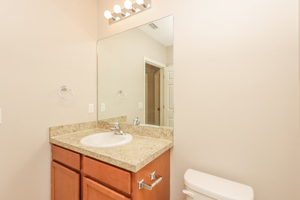 Building Photo - 320 SE 3rd St