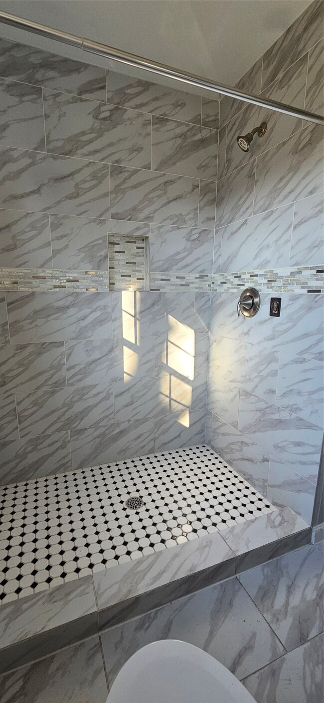 Building Photo - 2914 Staples St