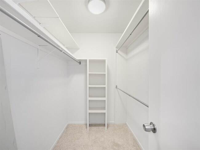 Building Photo - 7611 Woodthrush Dr