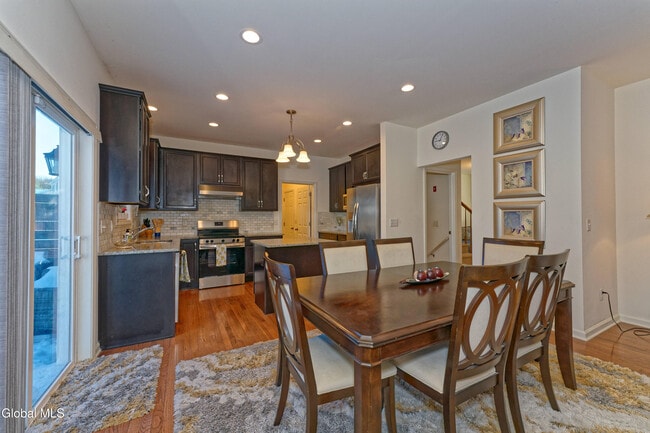 Building Photo - 1 Haywood Ln